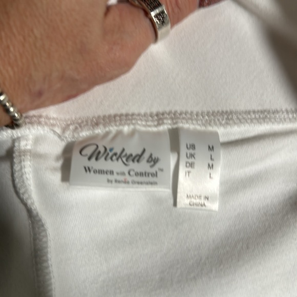 NWT Wicked by women with control white pants and skirt combo medium - Picture 7 of 7